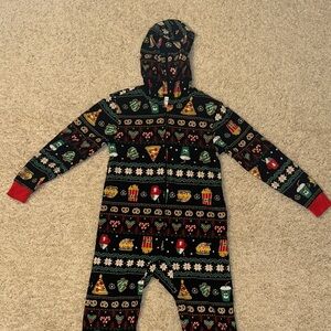 Warm and cozy Cat and Jack zip up PJs. Size medium